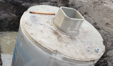 Put verankerd op betonnen vloer