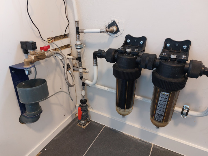 Suppletie- en filtersysteem voor regenwater